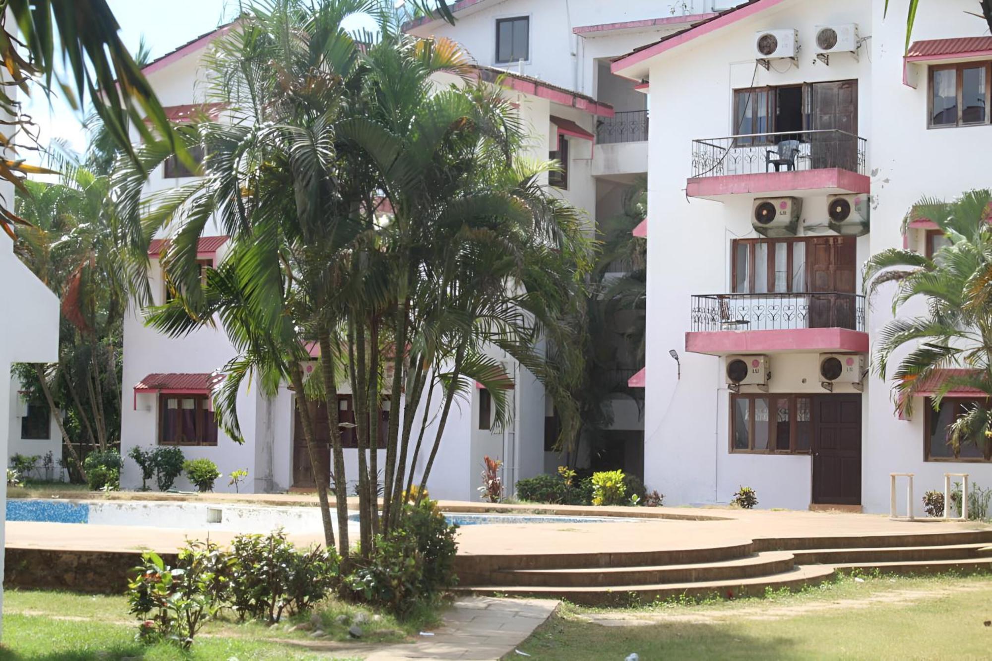 Ronne'S Little Baga Service Apartments Extérieur photo