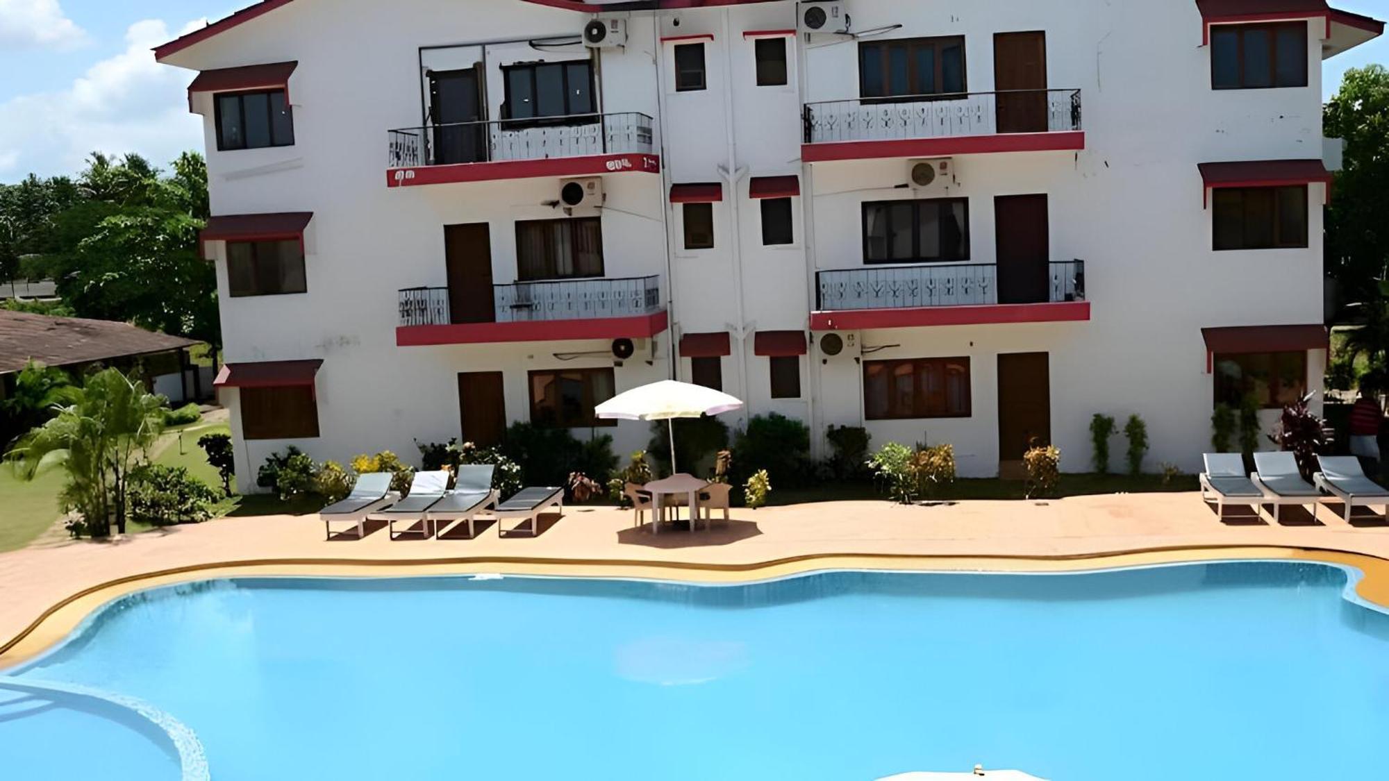 Ronne'S Little Baga Service Apartments Extérieur photo