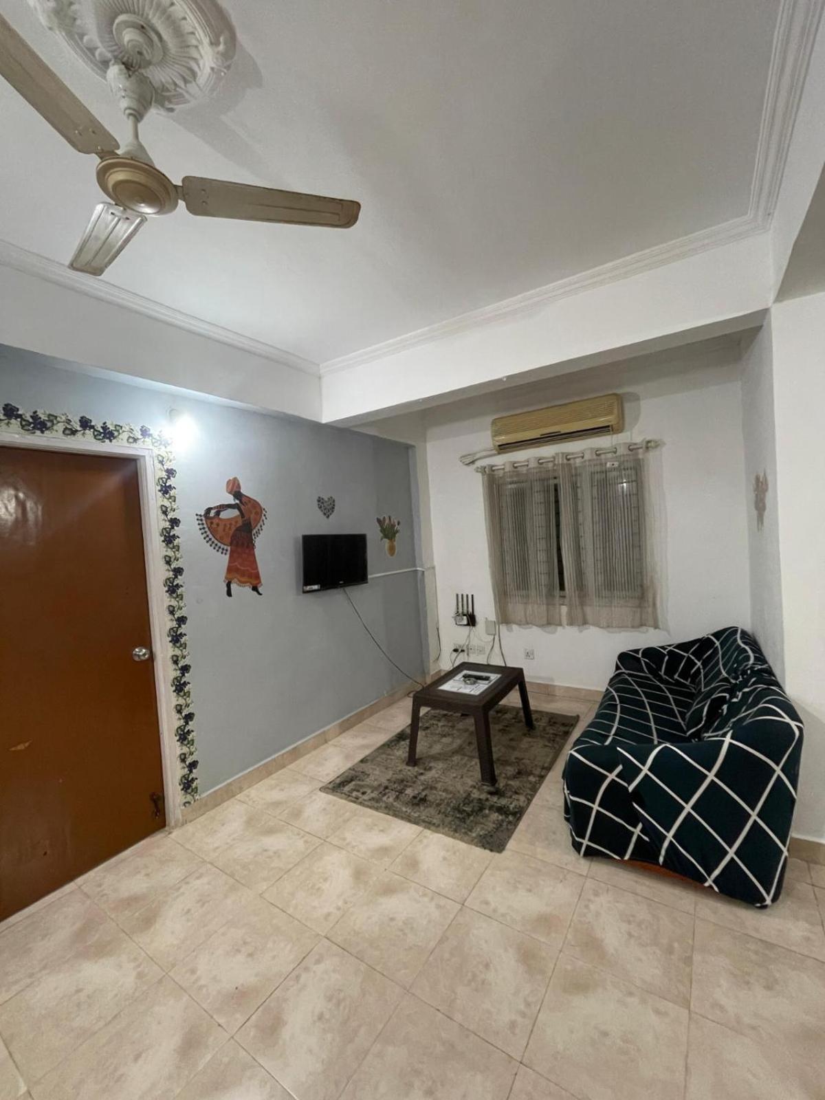 Ronne'S Little Baga Service Apartments Extérieur photo