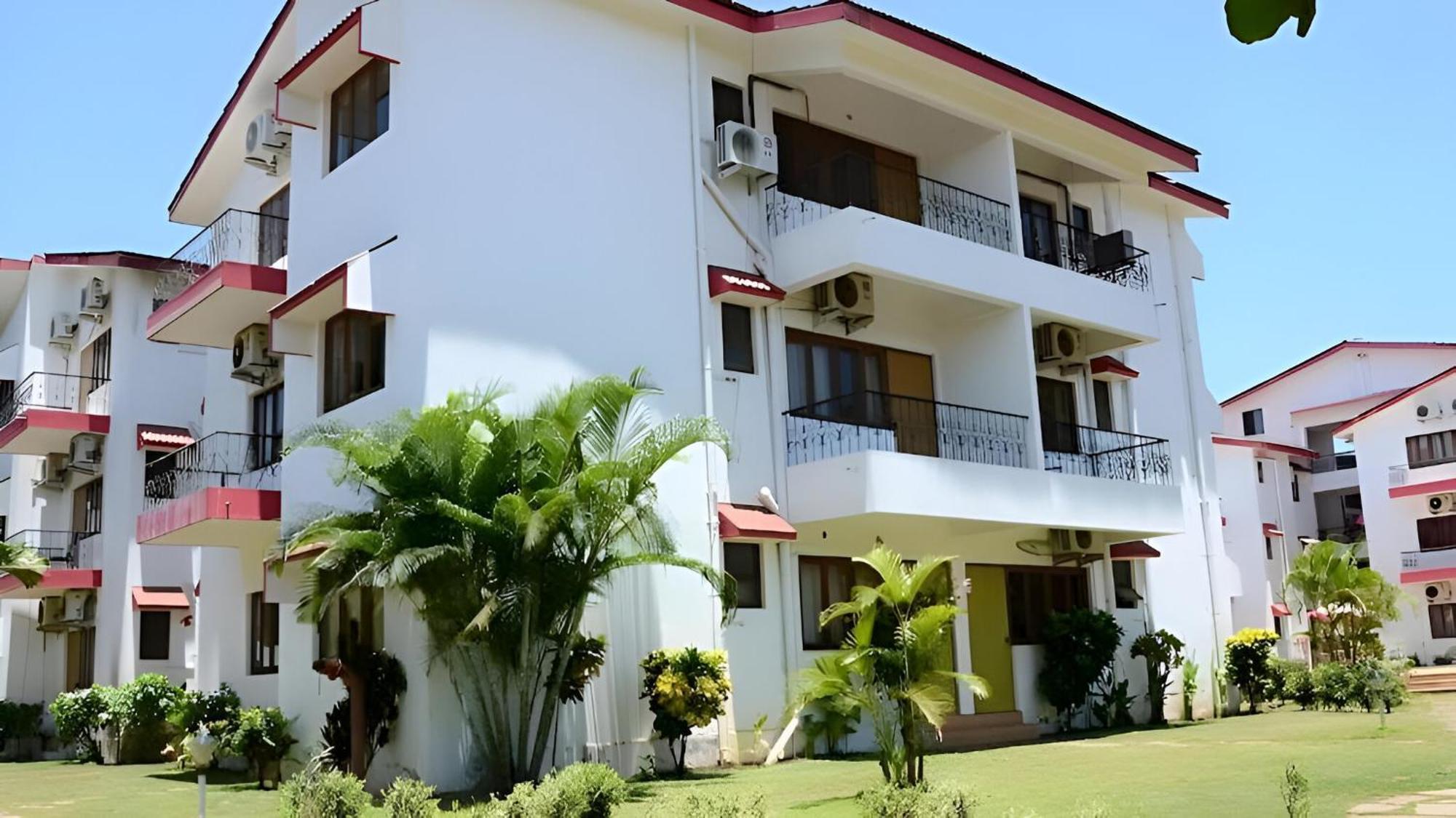 Ronne'S Little Baga Service Apartments Extérieur photo